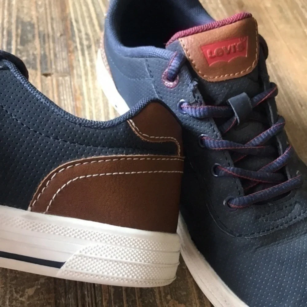 Levis levi’s sneakers